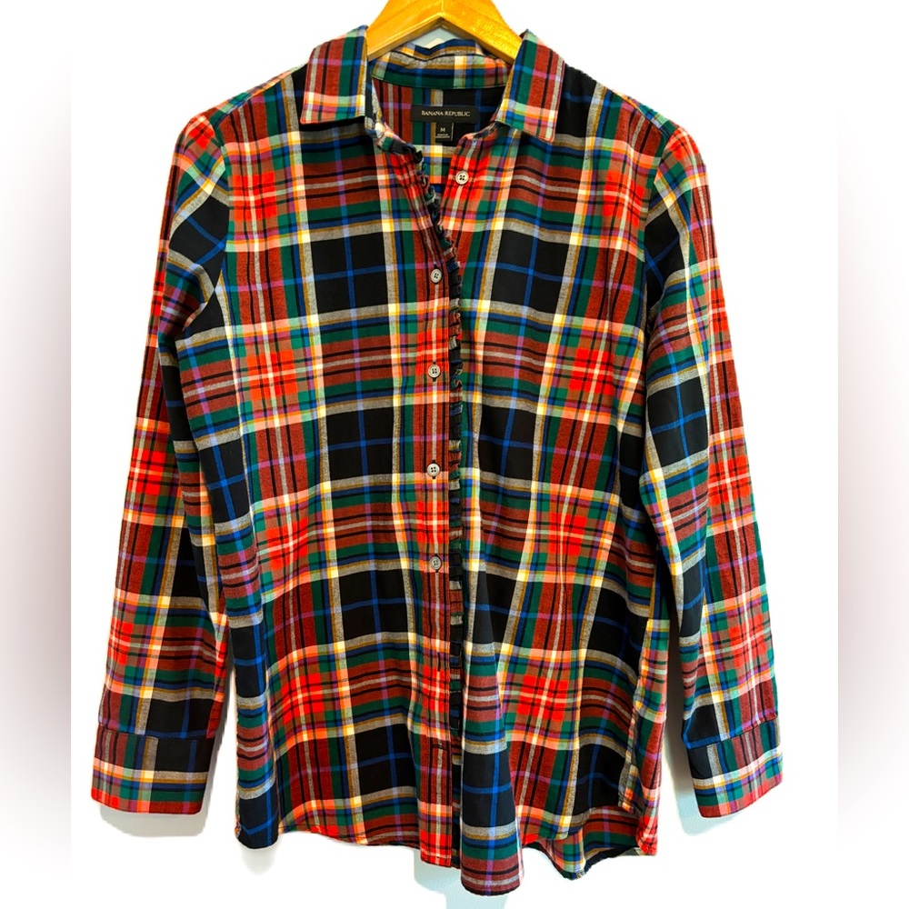 Banana Republic Women’s Soft Wash Plaid Ruffle Button Down Size Medium